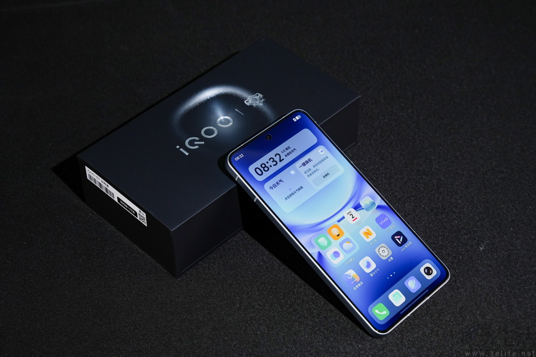 iQOO15T首发评测:打破传统,但更有竞争力了 iQOO15T首发评测:打破传统,但更有竞争力了
