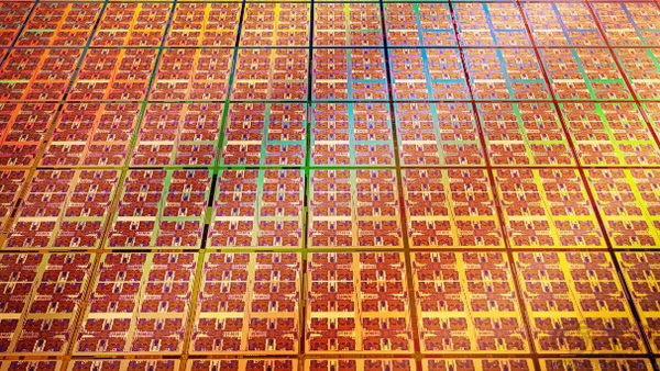 英特尔全栈赋能,全新至强6+共筑智能体AI基石 英特尔全栈赋能,全新至强6+共筑智能体AI基石