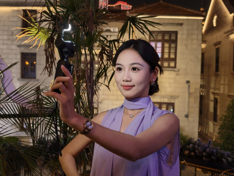 DJI Osmo Pocket 4P上手体验:口袋里的电影机 DJI Osmo Pocket 4P上手体验:口袋里的电影机