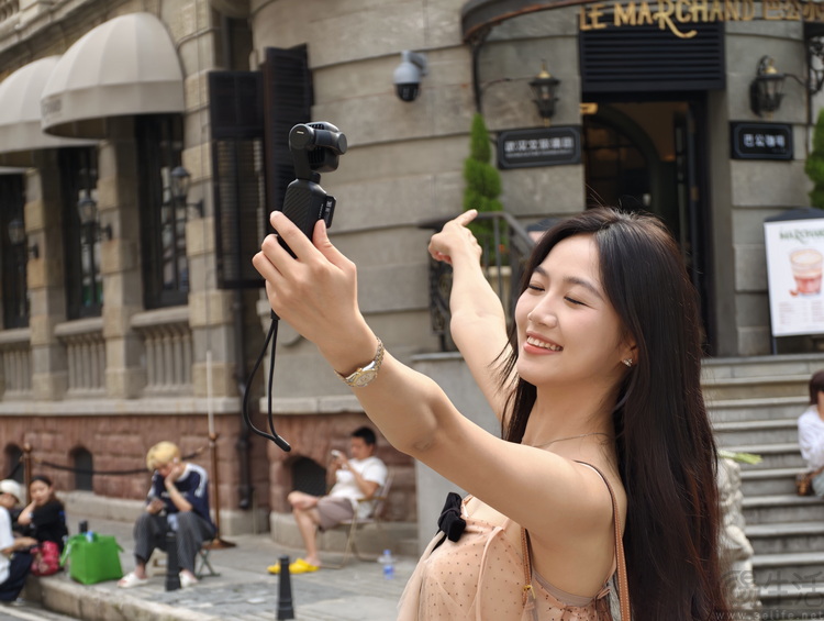 DJI Osmo Pocket 4P上手体验:口袋里的电影机 DJI Osmo Pocket 4P上手体验:口袋里的电影机
