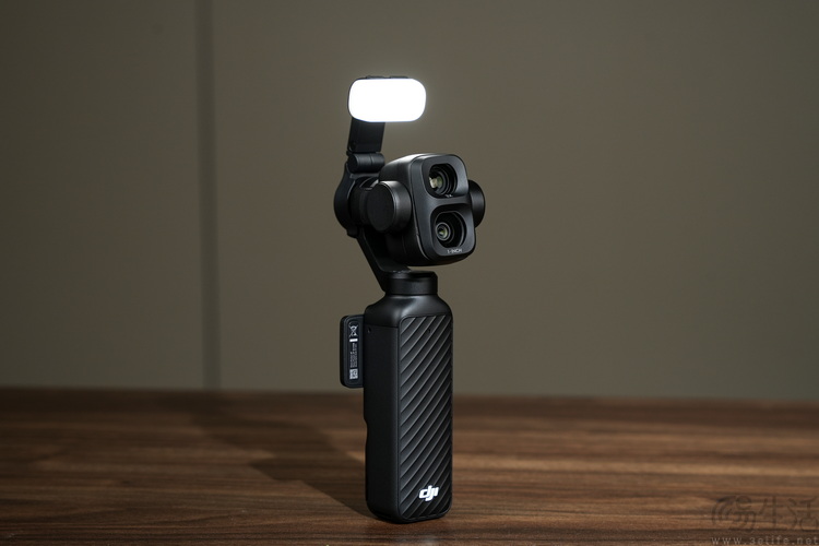 DJI Osmo Pocket 4P上手体验:口袋里的电影机 DJI Osmo Pocket 4P上手体验:口袋里的电影机