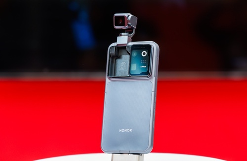 荣耀Robot Phone配置曝光，有望8月正式发布