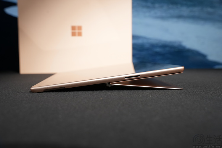 Surface Pro 12评测:微软的坚持,终于开花结果 Surface Pro 12评测:微软的坚持,终于开花结果
