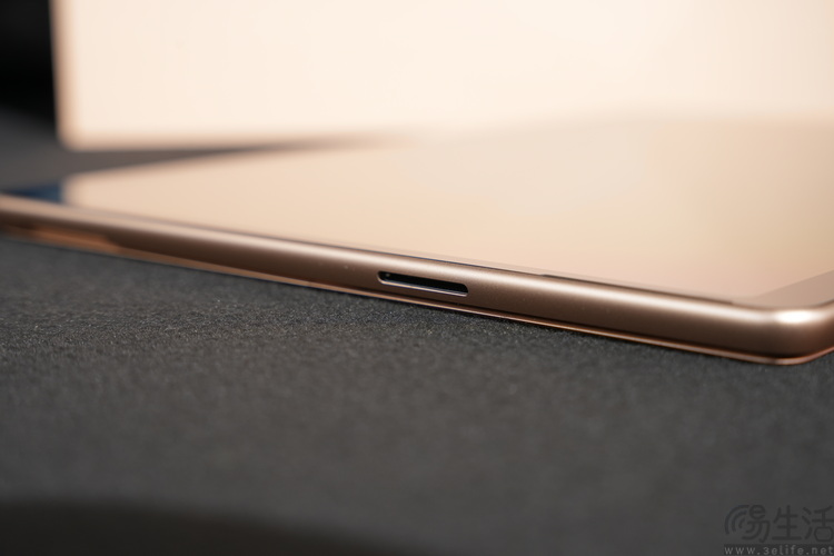 Surface Pro 12评测:微软的坚持,终于开花结果 Surface Pro 12评测:微软的坚持,终于开花结果