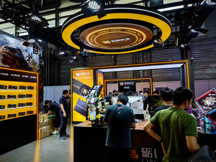 今年CJ唯一的原厂显卡展台,理应让中国玩家骄傲 今年CJ唯一的原厂显卡展台,理应让中国玩家骄傲