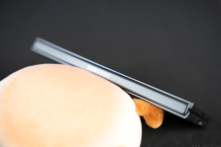 三星Galaxy Z Fold8上手:除了好看,也足够用心 三星Galaxy Z Fold8上手:除了好看,也足够用心