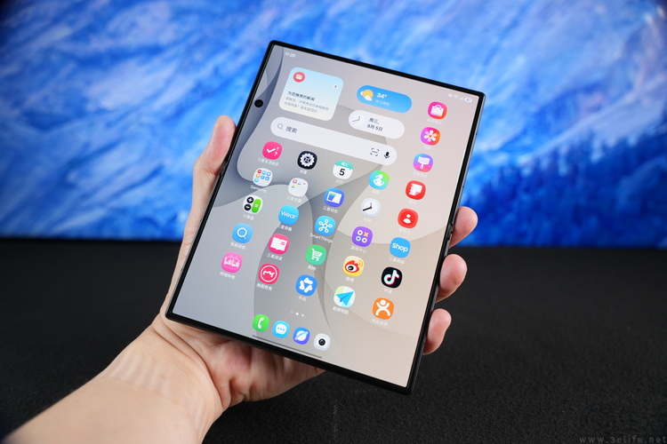 三星Galaxy Z Fold8上手：除了好看，也足够用心