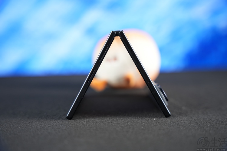 三星Galaxy Z Fold8上手：除了好看，也足够用心
