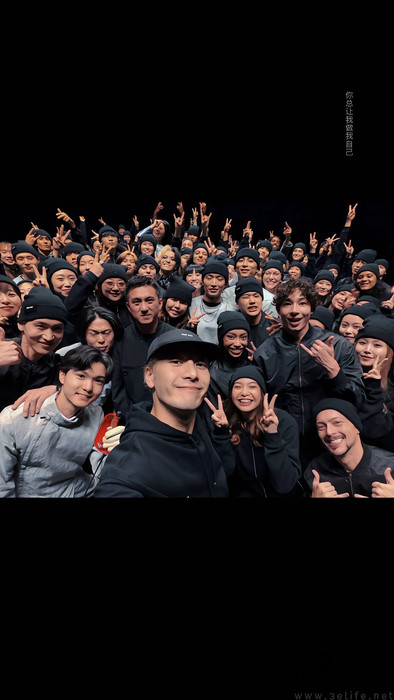 这支用iPhone 18 Pro拍的MV,到底秀了什么? 这支用iPhone 18 Pro拍的MV,到底秀了什么?
