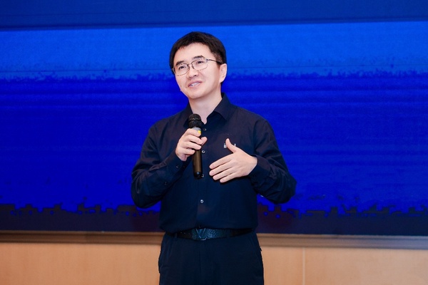 锐炫加持大模型一体机,AI智能体筑牢建筑安全防线 锐炫加持大模型一体机,AI智能体筑牢建筑安全防线