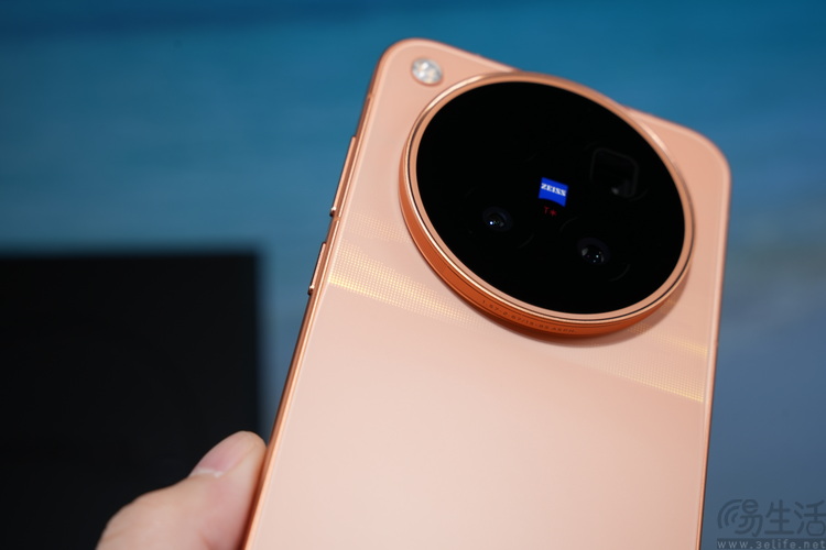 vivo X500 Pro Max首测:不叫Ultra,却更能打 vivo X500 Pro Max首测:不叫Ultra,却更能打