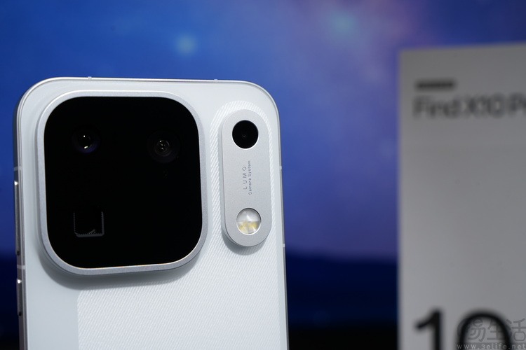 OPPO Find X10系列双机评测:更年轻,更不一样 OPPO Find X10系列双机评测:更年轻,更不一样