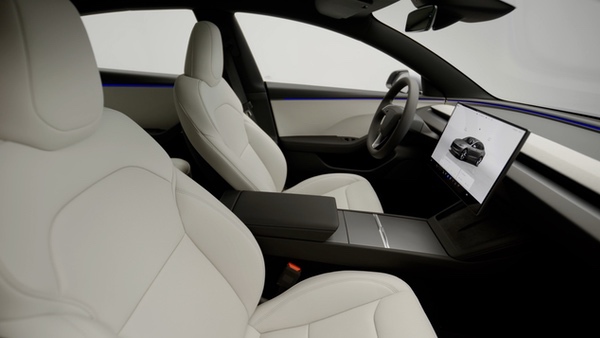 16英寸大屏、黑色顶棚、浅灰内饰一次到位，Model 3进化为完全体