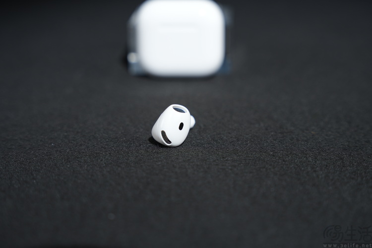AirPods 5评测:不只有降噪,更是同级“标准答案” AirPods 5评测:不只有降噪,更是同级“标准答案”