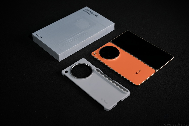 iPhone Duo的官方保护壳里，为什么隐藏着胶带