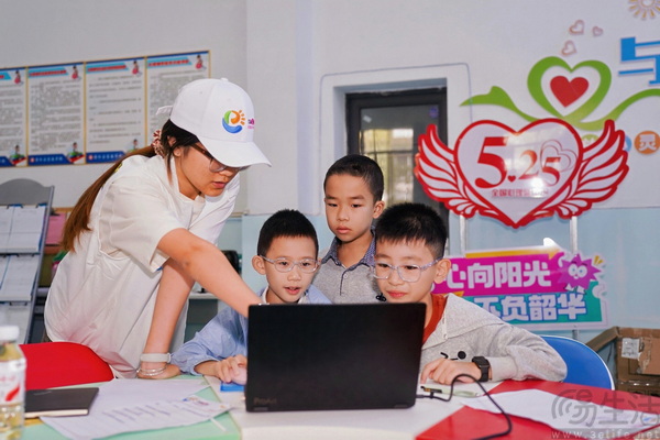 华硕e创志愿者行动同期走进江西吉水、崇仁 华硕e创志愿者行动同期走进江西吉水、崇仁