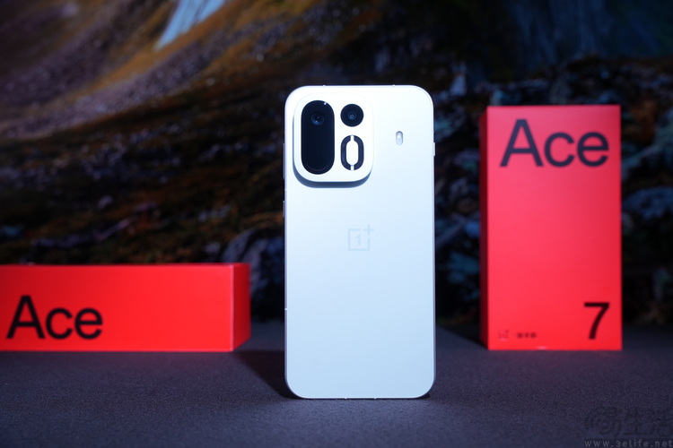 一加Ace 7评测:省价格不省体验,非Pro也能打 一加Ace 7评测:省价格不省体验,非Pro也能打